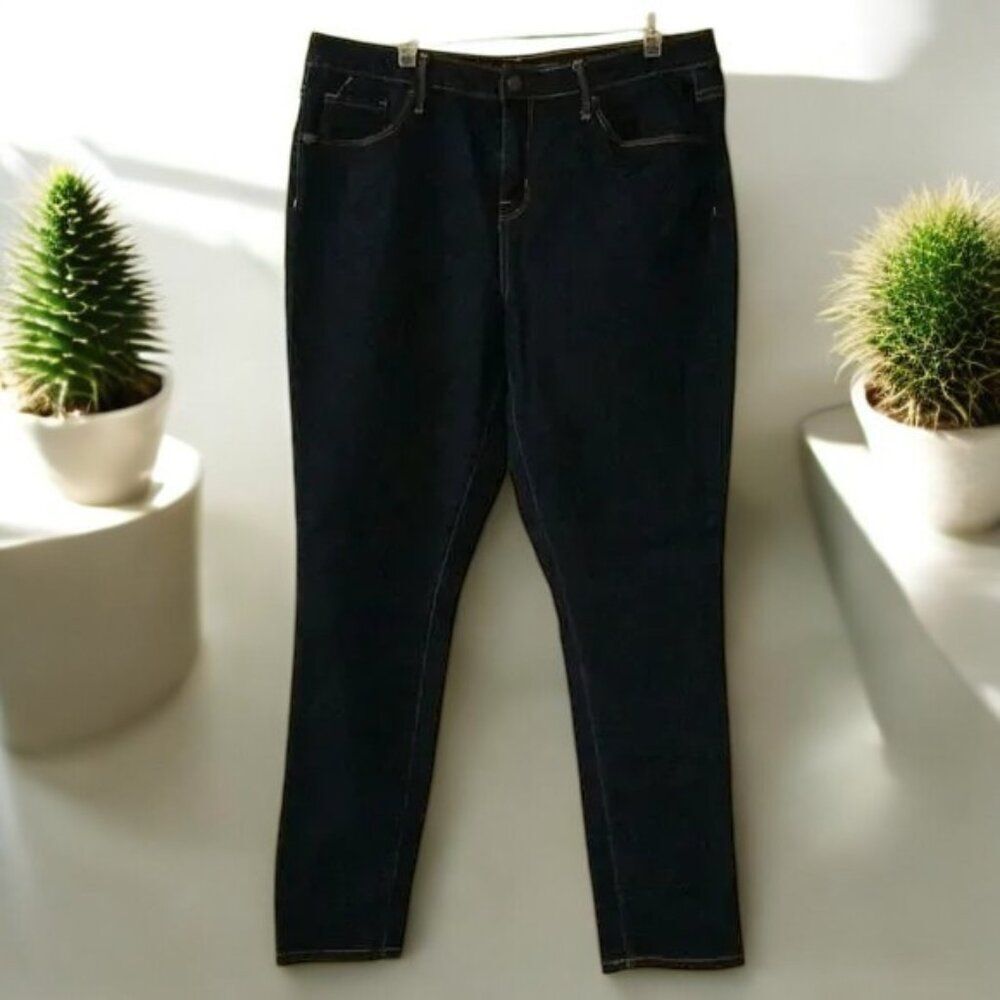 Mossimo Denim Mid-Rise Curvy Skinny Jeans Size 12 S/C